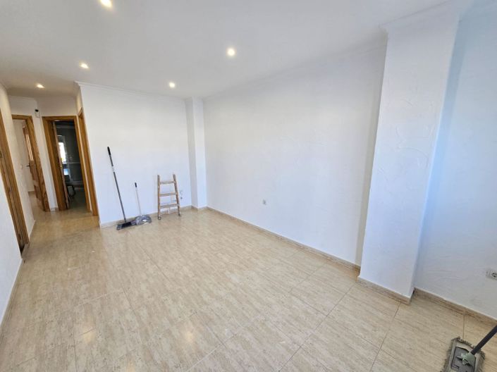 Image No.4-4 Bed Townhouse for sale