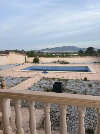 Image No.12-3 Bed Villa for sale