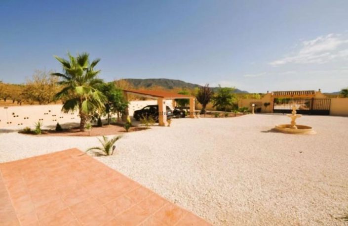 Image No.37-5 Bed Villa for sale