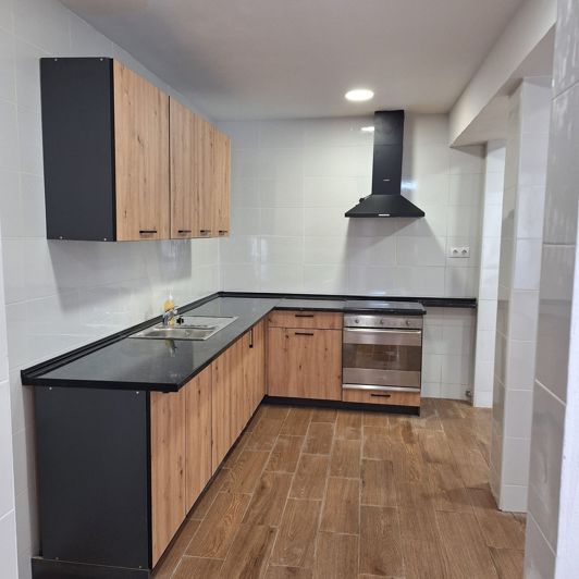 Image No.12-2 Bed Townhouse for sale