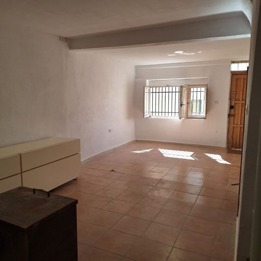 Image No.15-2 Bed Townhouse for sale