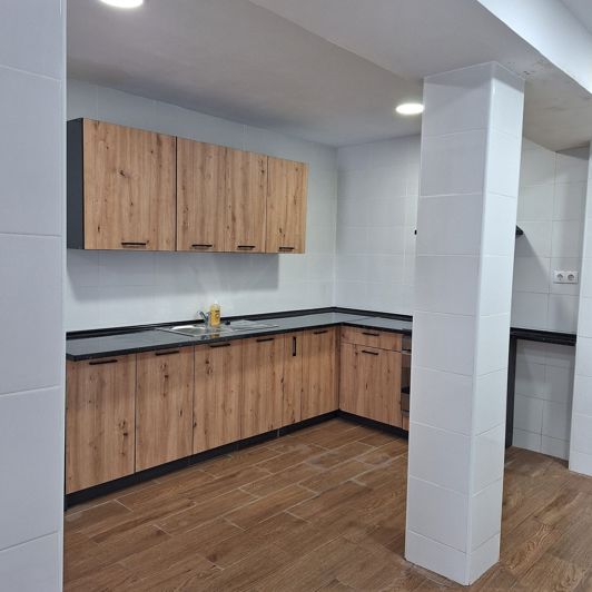 Image No.16-2 Bed Townhouse for sale