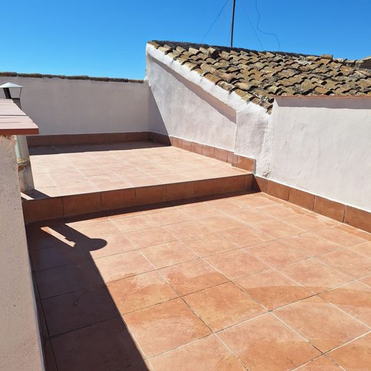 Image No.2-2 Bed Townhouse for sale