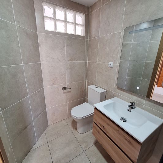 Image No.20-2 Bed Townhouse for sale