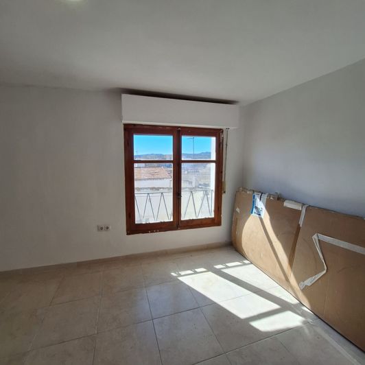 Image No.35-2 Bed Townhouse for sale