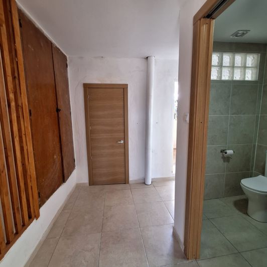 Image No.38-2 Bed Townhouse for sale