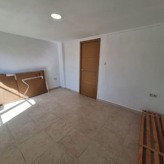 Image No.39-2 Bed Townhouse for sale