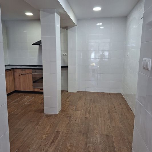 Image No.41-2 Bed Townhouse for sale