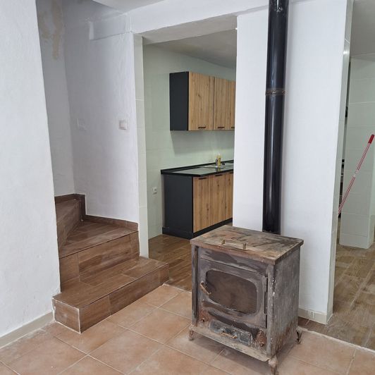 Image No.42-2 Bed Townhouse for sale