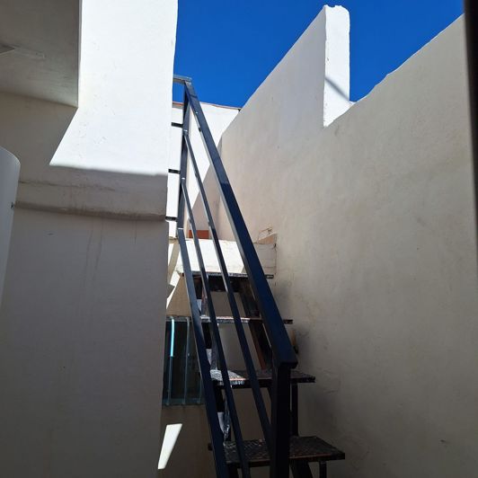 Image No.8-2 Bed Townhouse for sale