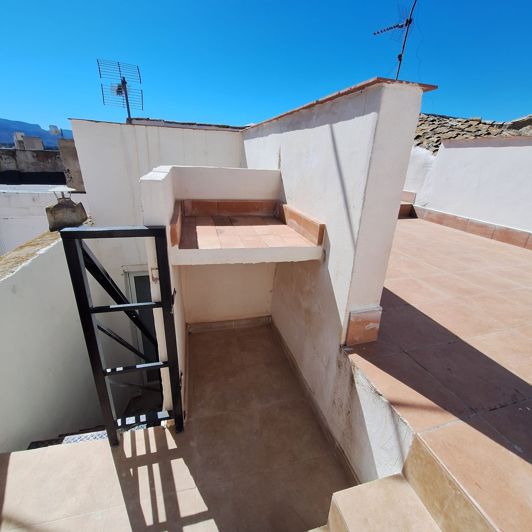 Image No.9-2 Bed Townhouse for sale