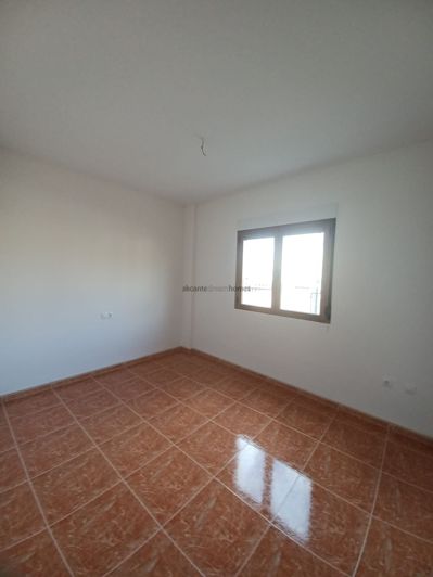 Image No.20-4 Bed Townhouse for sale