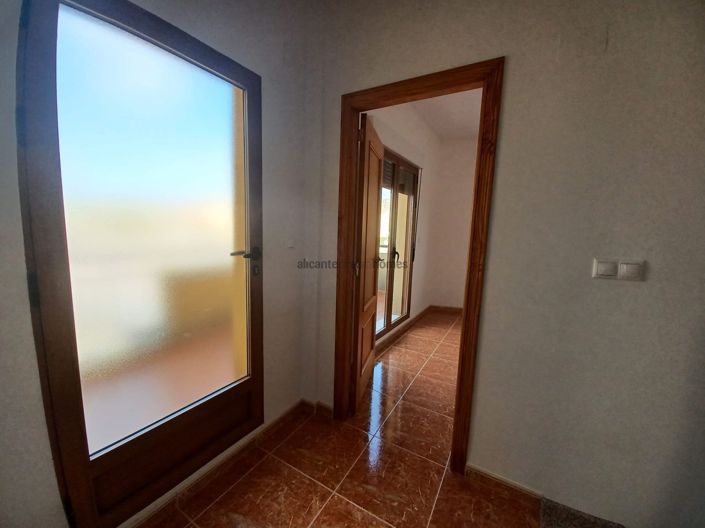 Image No.22-4 Bed Townhouse for sale