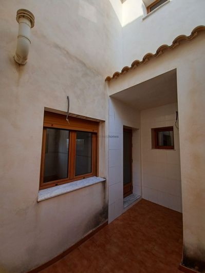 Image No.33-4 Bed Townhouse for sale