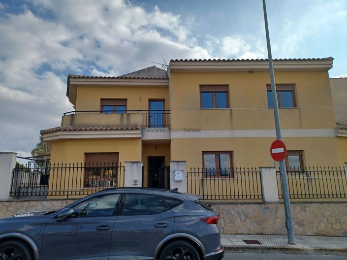 Image No.9-4 Bed Townhouse for sale