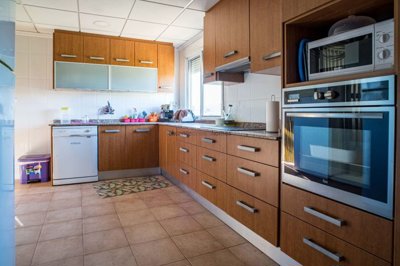 g0cc56f07-47aa-4680-9d8e-1c66fe2351fc