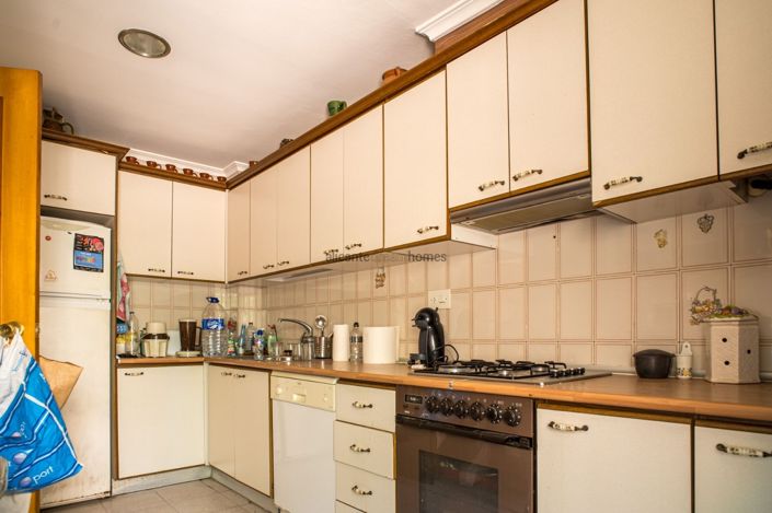 Image No.12-5 Bed Townhouse for sale