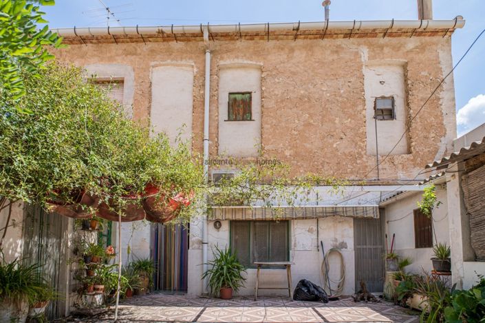 Image No.3-5 Bed Townhouse for sale