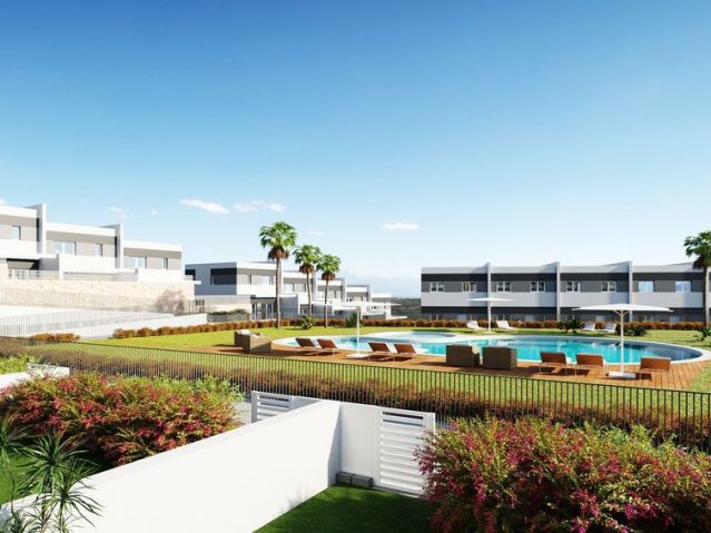 Image No.15-3 Bed Townhouse for sale