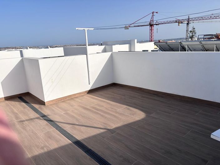 Image No.32-2 Bed Townhouse for sale