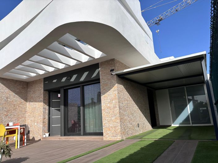 Image No.36-2 Bed Townhouse for sale