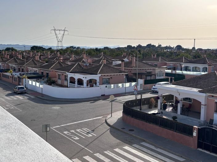 Image No.40-2 Bed Townhouse for sale