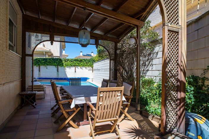 Image No.10-3 Bed Villa for sale