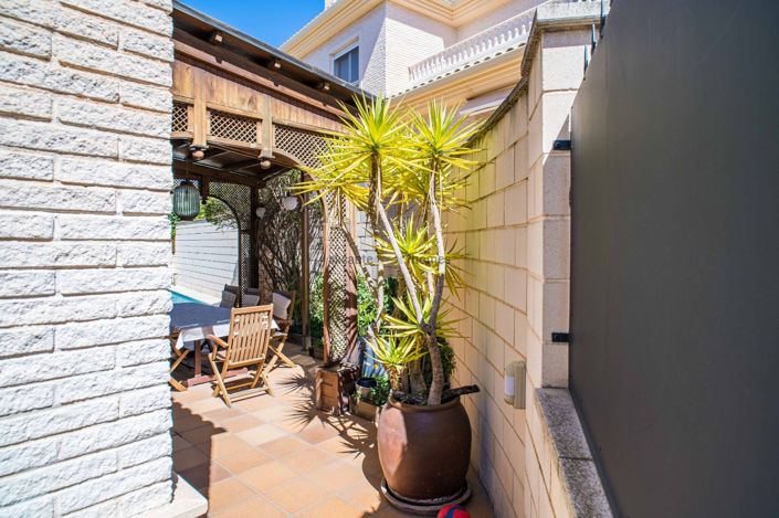 Image No.12-3 Bed Villa for sale