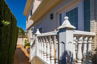 g08db892d-0157-4eaf-ab7c-4f945ce72d26