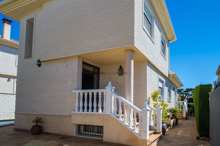 Image No.18-3 Bed Villa for sale