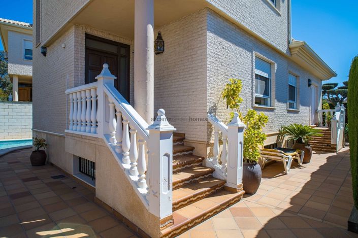 Image No.21-3 Bed Villa for sale