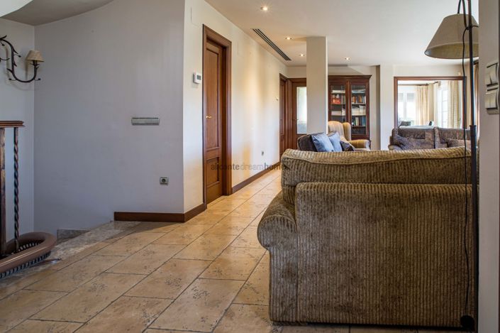 Image No.29-3 Bed Villa for sale