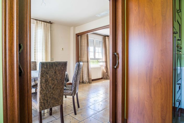 Image No.32-3 Bed Villa for sale