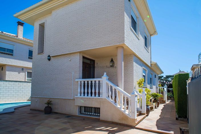 Image No.4-3 Bed Villa for sale