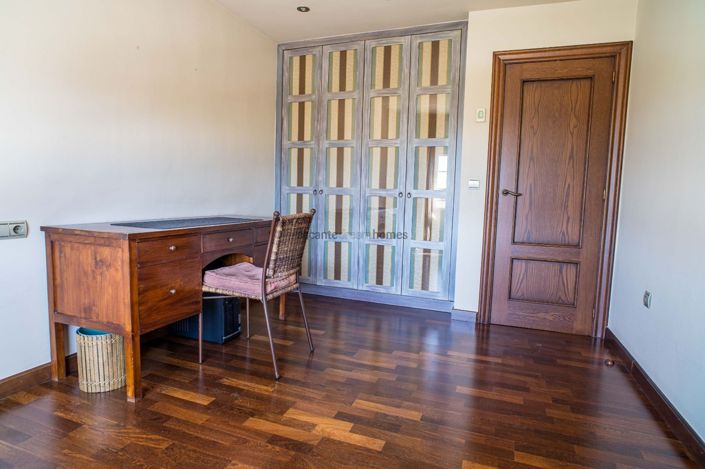 Image No.41-3 Bed Villa for sale