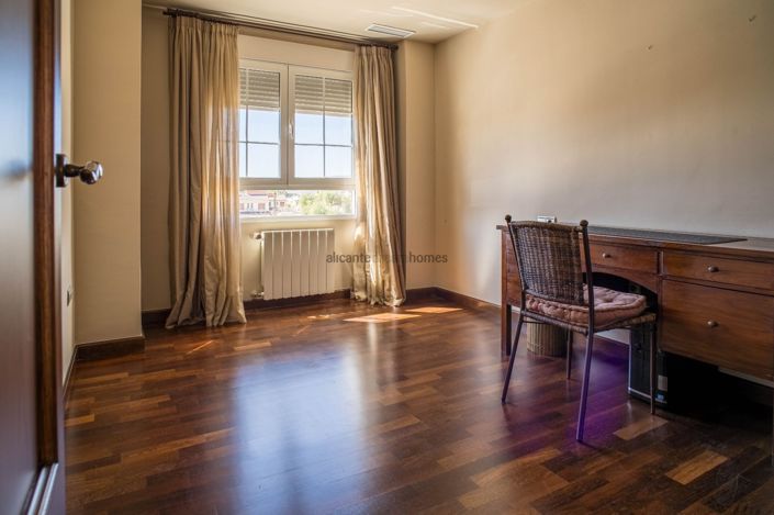 Image No.43-3 Bed Villa for sale