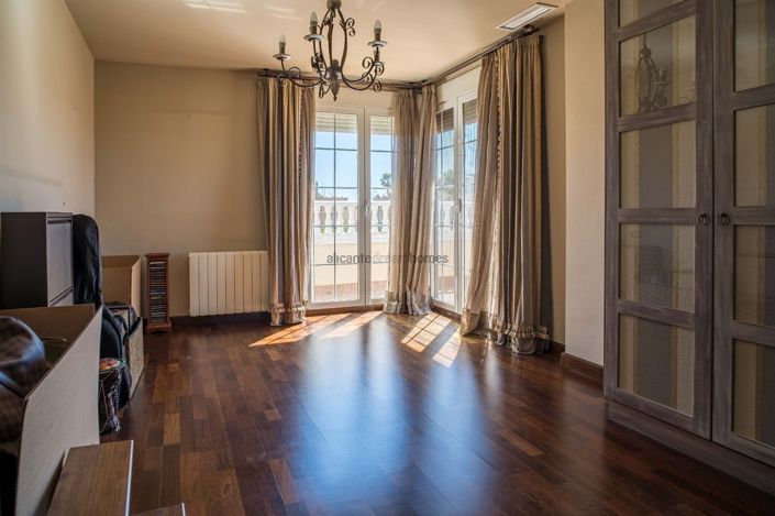 Image No.45-3 Bed Villa for sale