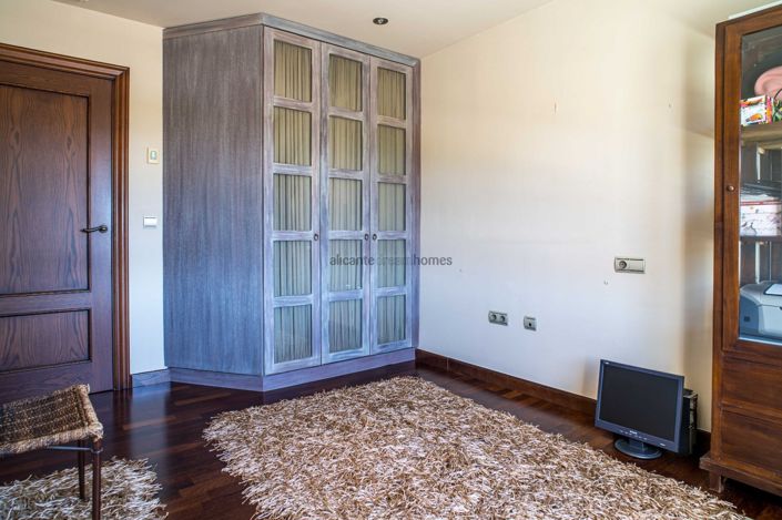 Image No.47-3 Bed Villa for sale