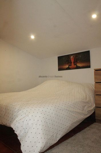 Image No.23-2 Bed Country House for sale