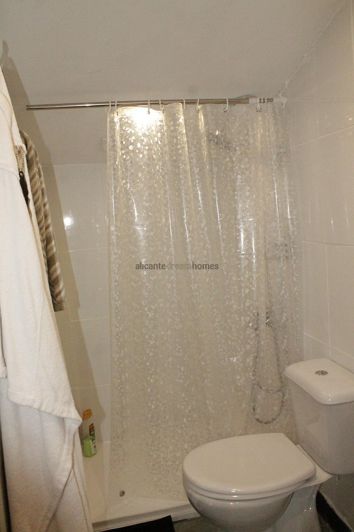 Image No.30-2 Bed Country House for sale