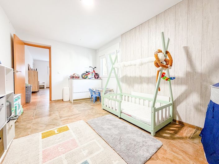 Image No.16-2 Bed Townhouse for sale