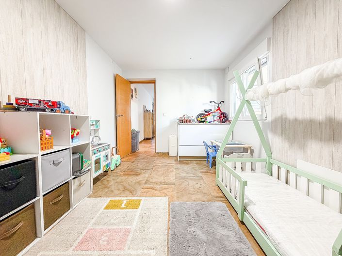 Image No.17-2 Bed Townhouse for sale