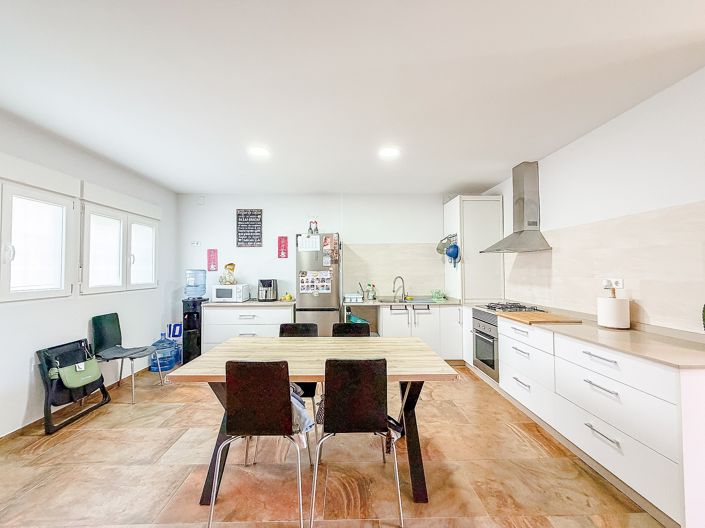 Image No.2-2 Bed Townhouse for sale