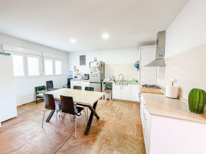 Image No.5-2 Bed Townhouse for sale