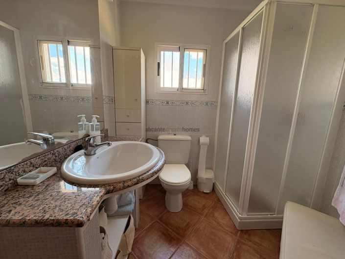 Image No.29-3 Bed Villa for sale