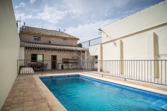 Image No.40-5 Bed Country House for sale