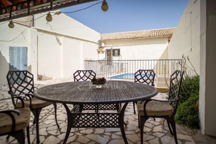 Image No.42-5 Bed Country House for sale