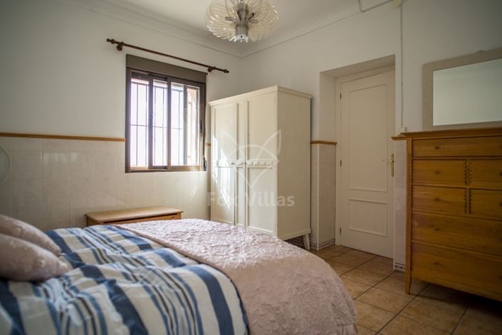 Image No.7-5 Bed Country House for sale