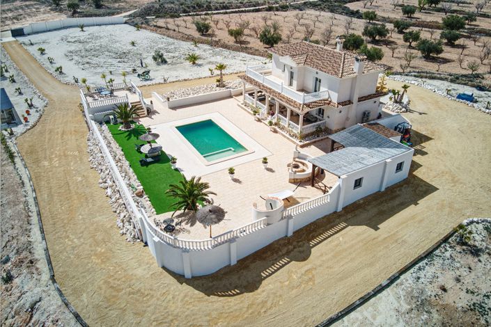 Image No.6-4 Bed Villa for sale