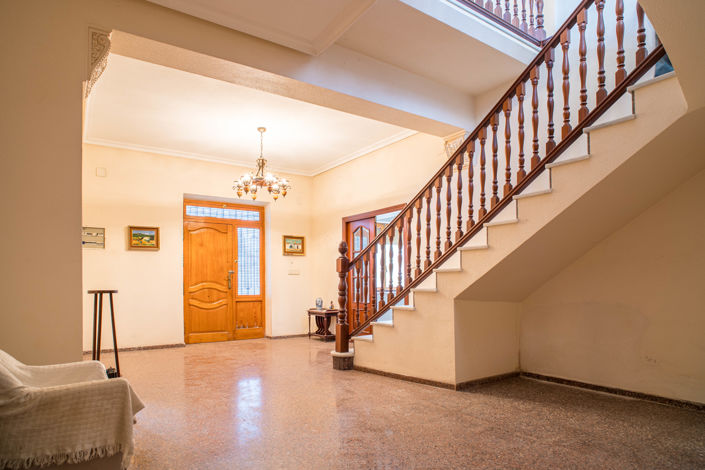 Image No.11-6 Bed Country House for sale